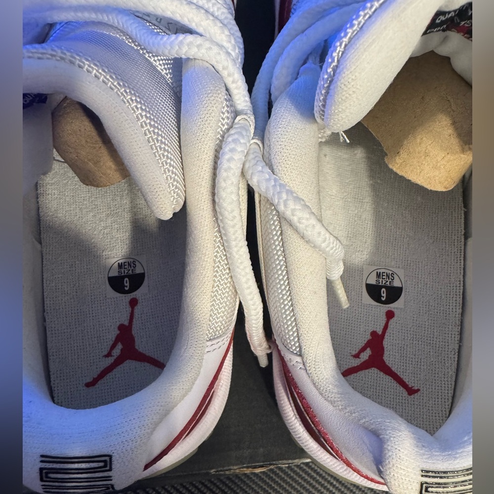 Jordan 11 - Picture 4 of 11